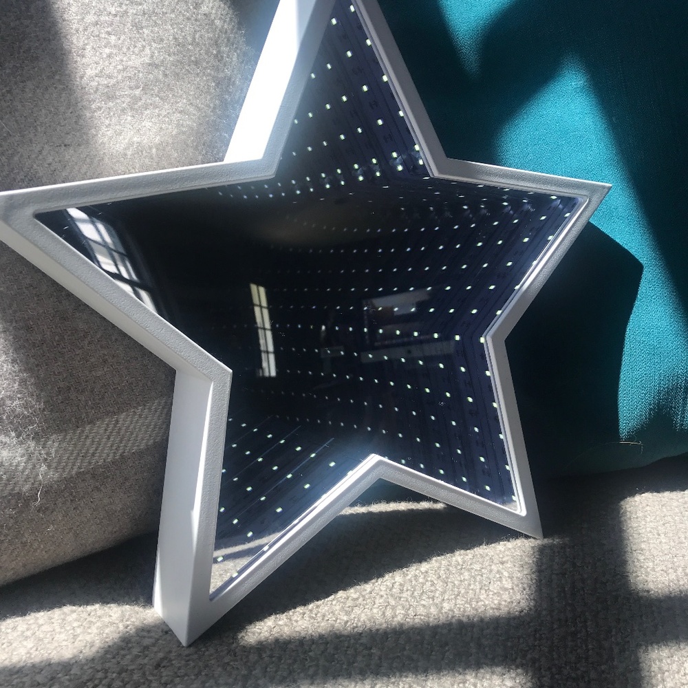 LED Light Star Mirror - Picture 2 of 4